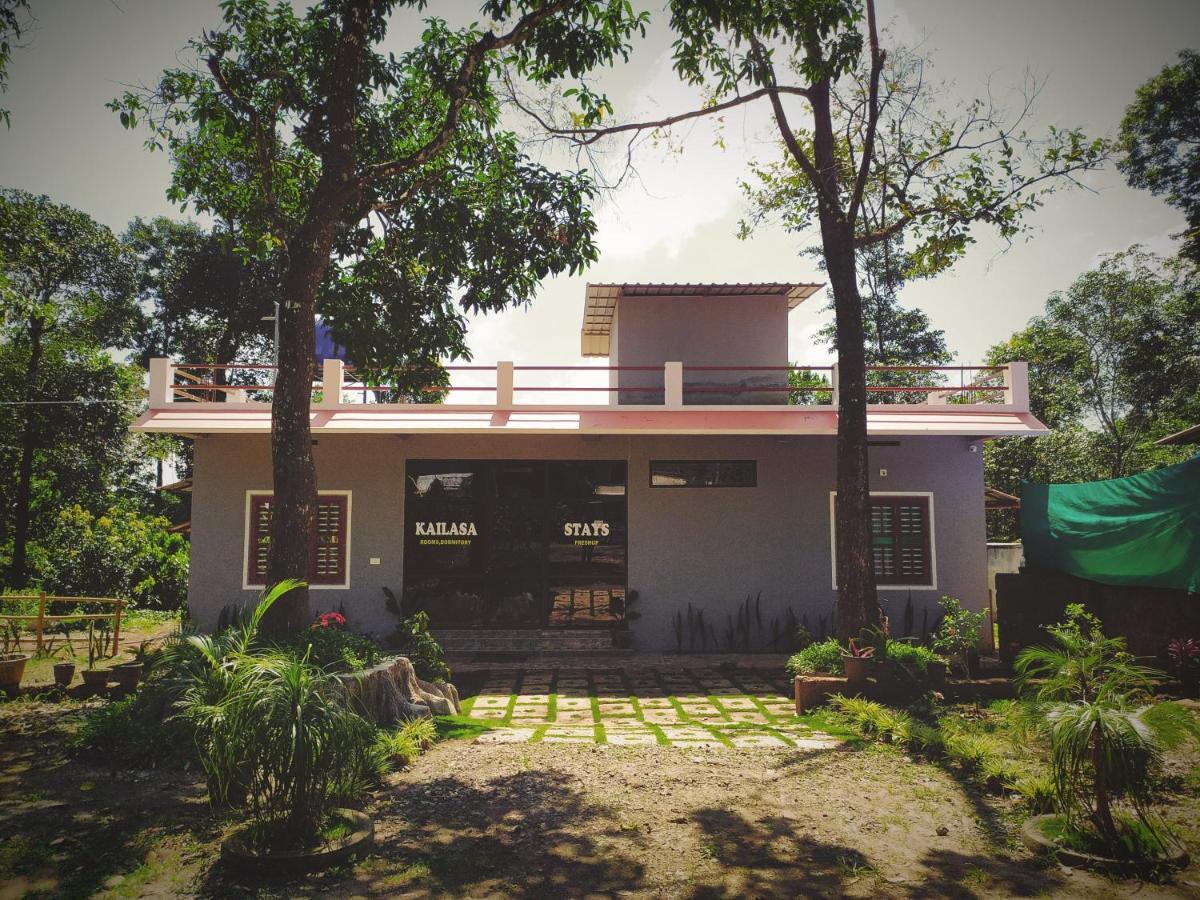 Kailasa Stays Chegat Exterior photo